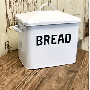 Rustic Farmhouse Style Bread Box